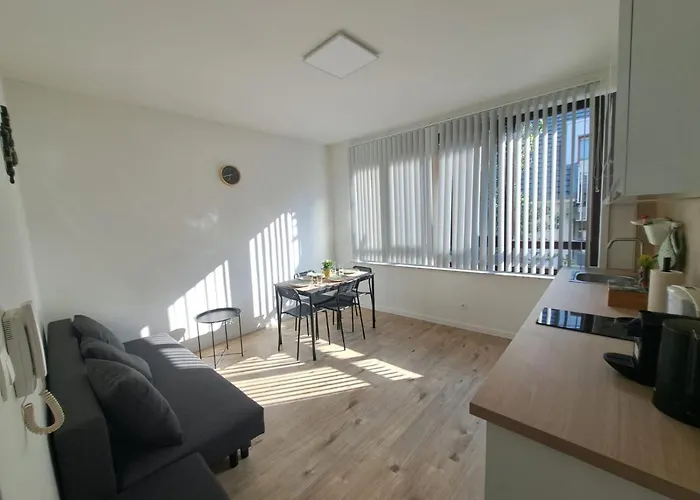 Modern Appartement Aan Zee En Station