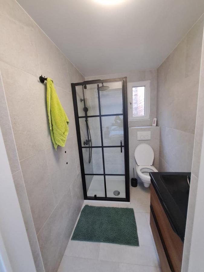 Modern Aan Zee En Station Appartement